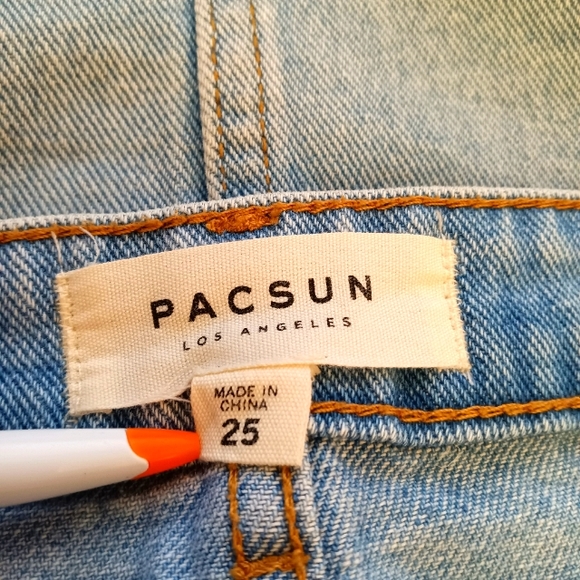 PACSUN Vintage Denim Skirt Size 25 Light Wash Button Front Pockets Raw Hem - Picture 6 of 9